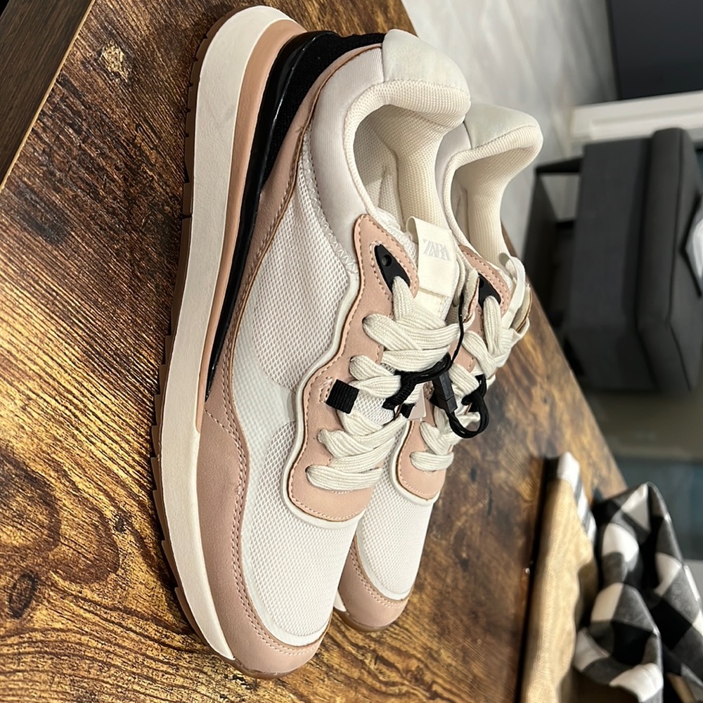 Sneakers causal